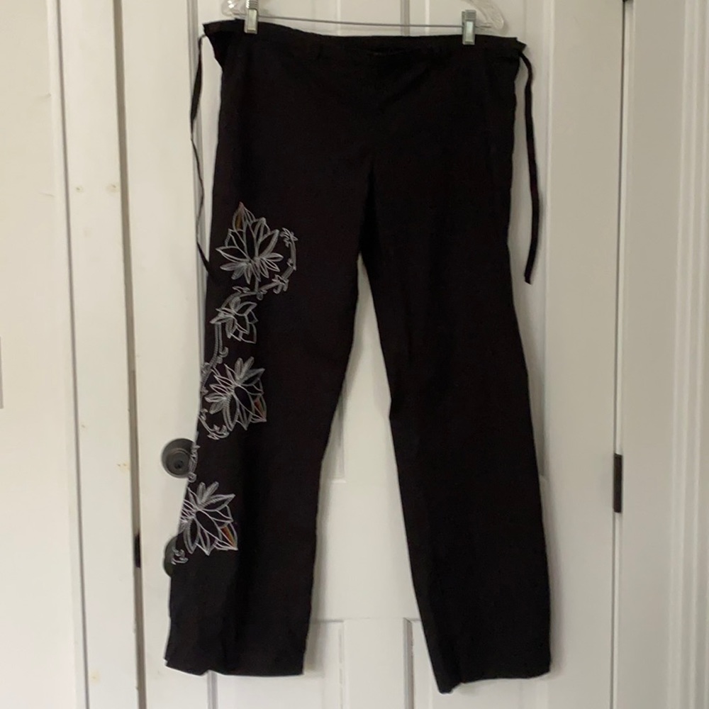 Unique cotton embroidered pants
